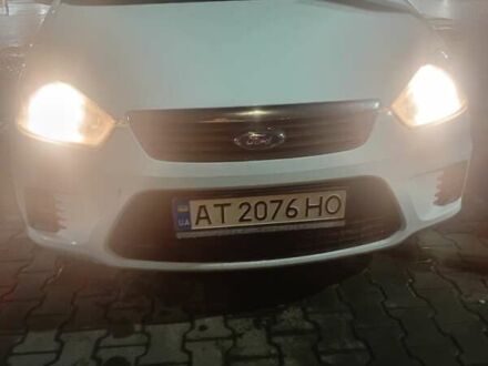 Белый Форд Си-Макс, объемом двигателя 1.56 л и пробегом 275 тыс. км за 5500 $, фото 1 на Automoto.ua