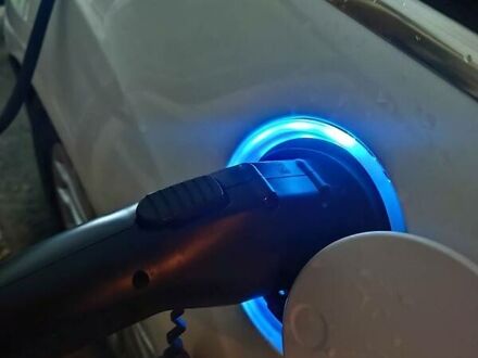 Білий Форд Сі-Макс, об'ємом двигуна 2 л та пробігом 202 тис. км за 10300 $, фото 1 на Automoto.ua