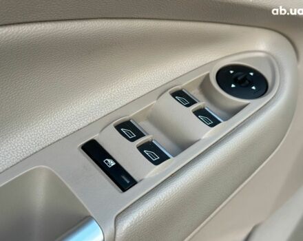 Бежевый Форд Си-Макс, объемом двигателя 2 л и пробегом 228 тыс. км за 15490 $, фото 11 на Automoto.ua