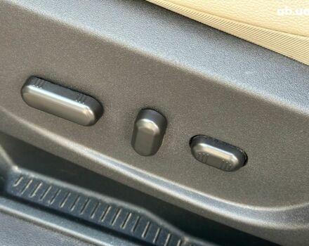 Бежевый Форд Си-Макс, объемом двигателя 2 л и пробегом 228 тыс. км за 15490 $, фото 12 на Automoto.ua