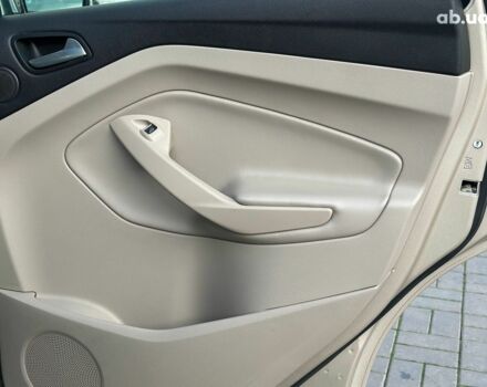 Бежевый Форд Си-Макс, объемом двигателя 2 л и пробегом 228 тыс. км за 15490 $, фото 20 на Automoto.ua