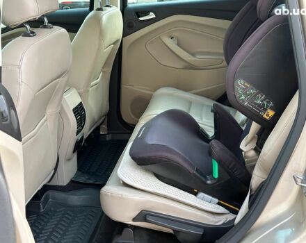 Бежевый Форд Си-Макс, объемом двигателя 2 л и пробегом 228 тыс. км за 15490 $, фото 15 на Automoto.ua