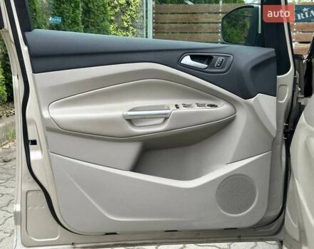 Бежевий Форд Сі-Макс, об'ємом двигуна 2 л та пробігом 167 тис. км за 14250 $, фото 83 на Automoto.ua