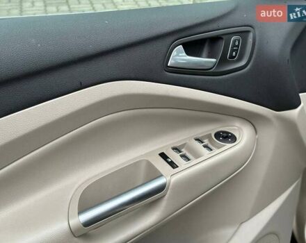 Бежевий Форд Сі-Макс, об'ємом двигуна 2 л та пробігом 167 тис. км за 14250 $, фото 81 на Automoto.ua