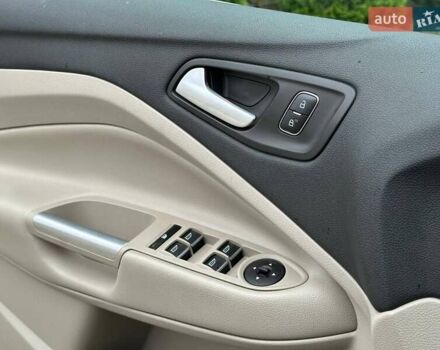 Бежевий Форд Сі-Макс, об'ємом двигуна 2 л та пробігом 167 тис. км за 14250 $, фото 71 на Automoto.ua