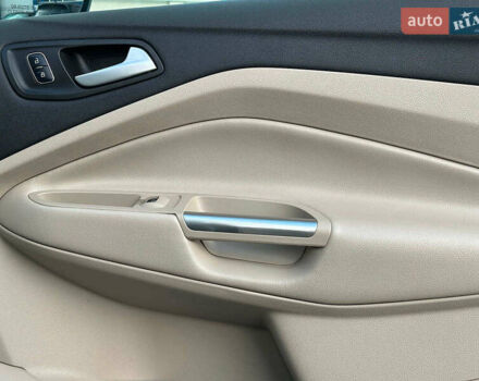 Бежевый Форд Си-Макс, объемом двигателя 2 л и пробегом 228 тыс. км за 15490 $, фото 26 на Automoto.ua