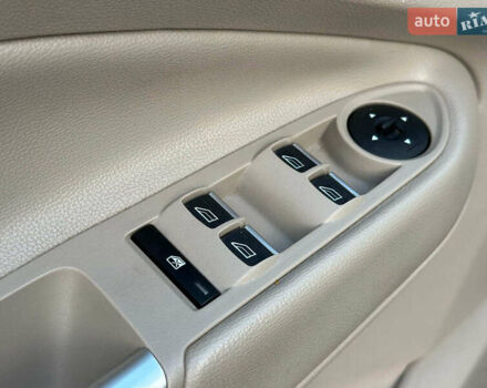 Бежевый Форд Си-Макс, объемом двигателя 2 л и пробегом 228 тыс. км за 15490 $, фото 11 на Automoto.ua