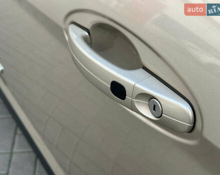 Бежевый Форд Си-Макс, объемом двигателя 2 л и пробегом 228 тыс. км за 15490 $, фото 7 на Automoto.ua