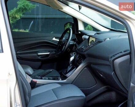 Бежевий Форд Сі-Макс, об'ємом двигуна 2 л та пробігом 146 тис. км за 13999 $, фото 19 на Automoto.ua