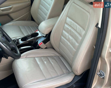 Бежевый Форд Си-Макс, объемом двигателя 2 л и пробегом 228 тыс. км за 15490 $, фото 14 на Automoto.ua