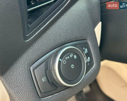 Бежевый Форд Си-Макс, объемом двигателя 2 л и пробегом 228 тыс. км за 15490 $, фото 13 на Automoto.ua