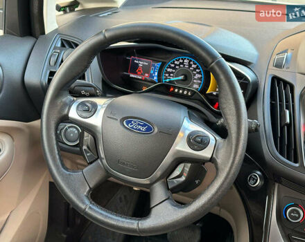 Бежевый Форд Си-Макс, объемом двигателя 2 л и пробегом 228 тыс. км за 15490 $, фото 24 на Automoto.ua