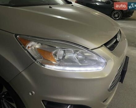 Бежевий Форд Сі-Макс, об'ємом двигуна 2 л та пробігом 228 тис. км за 14900 $, фото 4 на Automoto.ua