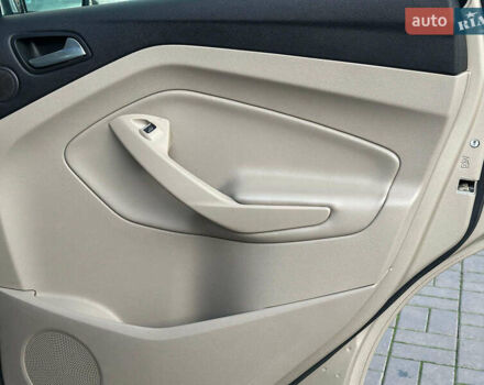 Бежевый Форд Си-Макс, объемом двигателя 2 л и пробегом 228 тыс. км за 15490 $, фото 20 на Automoto.ua