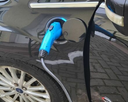 Черный Форд Си-Макс, объемом двигателя 2 л и пробегом 150 тыс. км за 13500 $, фото 4 на Automoto.ua