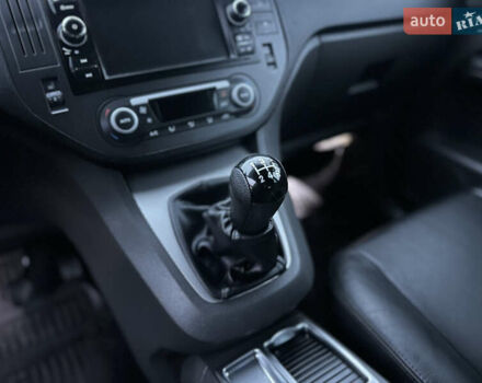 Чорний Форд Сі-Макс, об'ємом двигуна 2 л та пробігом 243 тис. км за 5500 $, фото 29 на Automoto.ua