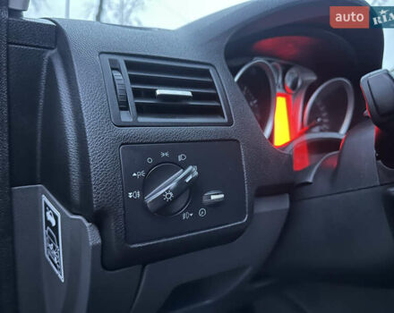 Чорний Форд Сі-Макс, об'ємом двигуна 2 л та пробігом 243 тис. км за 5500 $, фото 26 на Automoto.ua