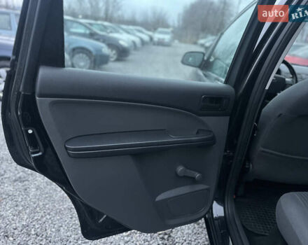 Черный Форд Си-Макс, объемом двигателя 1.6 л и пробегом 208 тыс. км за 5200 $, фото 28 на Automoto.ua