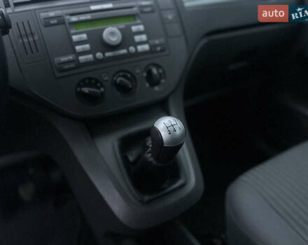 Черный Форд Си-Макс, объемом двигателя 1.6 л и пробегом 208 тыс. км за 5200 $, фото 25 на Automoto.ua