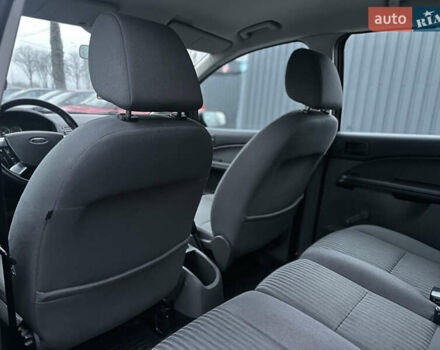 Черный Форд Си-Макс, объемом двигателя 1.6 л и пробегом 208 тыс. км за 5200 $, фото 29 на Automoto.ua