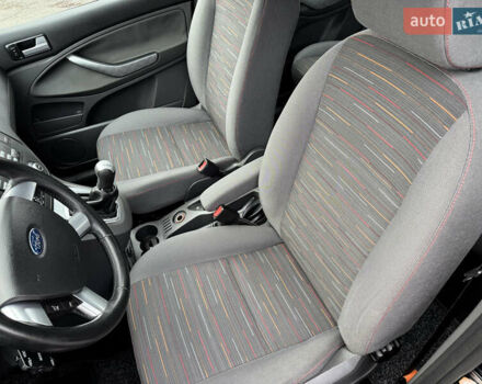 Черный Форд Си-Макс, объемом двигателя 1.8 л и пробегом 186 тыс. км за 6200 $, фото 16 на Automoto.ua