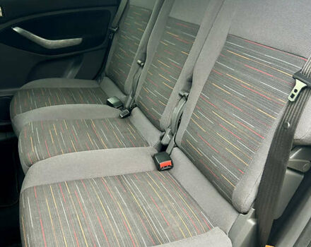 Черный Форд Си-Макс, объемом двигателя 1.8 л и пробегом 253 тыс. км за 5150 $, фото 44 на Automoto.ua