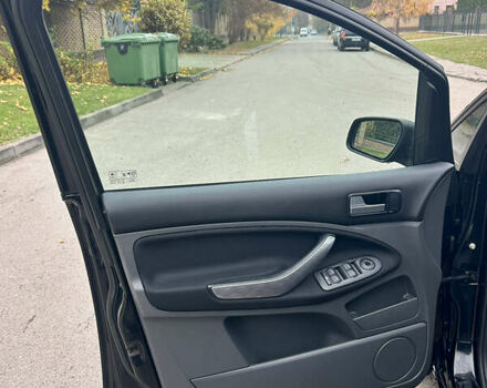 Черный Форд Си-Макс, объемом двигателя 1.8 л и пробегом 253 тыс. км за 5150 $, фото 25 на Automoto.ua