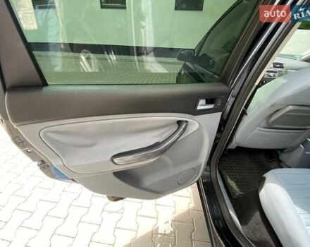 Черный Форд Си-Макс, объемом двигателя 1.6 л и пробегом 302 тыс. км за 4550 $, фото 43 на Automoto.ua