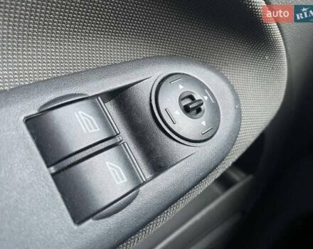 Черный Форд Си-Макс, объемом двигателя 1.8 л и пробегом 195 тыс. км за 5790 $, фото 15 на Automoto.ua