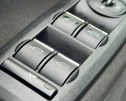 Черный Форд Си-Макс, объемом двигателя 2 л и пробегом 220 тыс. км за 5450 $, фото 75 на Automoto.ua