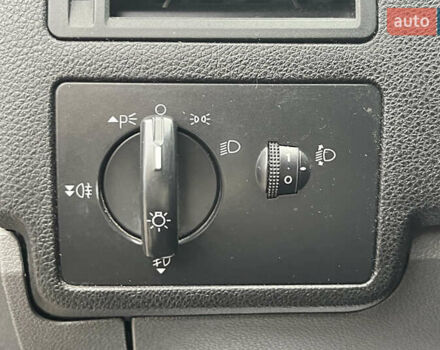 Черный Форд Си-Макс, объемом двигателя 1.56 л и пробегом 251 тыс. км за 5700 $, фото 13 на Automoto.ua