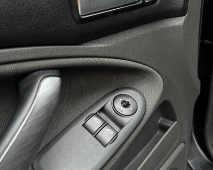 Форд Сі-Макс 2008 у Києві на Automoto.ua Чорний Форд Сі-Макс, об'ємом двигуна 1.8 л та пробігом 193 тис. км за 5700 $, фото 14 на Automoto.ua