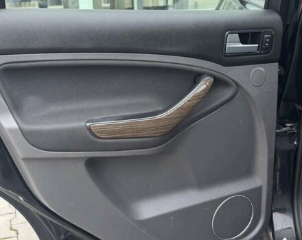 Черный Форд Си-Макс, объемом двигателя 2 л и пробегом 220 тыс. км за 5450 $, фото 61 на Automoto.ua