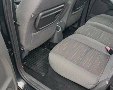 Черный Форд Си-Макс, объемом двигателя 1.6 л и пробегом 250 тыс. км за 5600 $, фото 12 на Automoto.ua