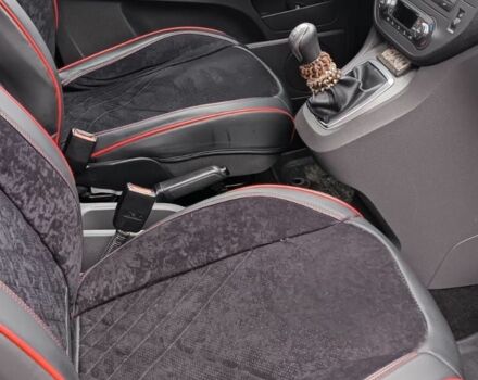 Черный Форд Си-Макс, объемом двигателя 1.6 л и пробегом 189 тыс. км за 6600 $, фото 6 на Automoto.ua