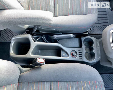 Черный Форд Си-Макс, объемом двигателя 1.6 л и пробегом 49 тыс. км за 8300 $, фото 52 на Automoto.ua
