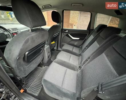 Черный Форд Си-Макс, объемом двигателя 2 л и пробегом 190 тыс. км за 4999 $, фото 9 на Automoto.ua