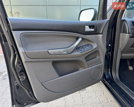 Чорний Форд Сі-Макс, об'ємом двигуна 1.6 л та пробігом 227 тис. км за 6499 $, фото 45 на Automoto.ua