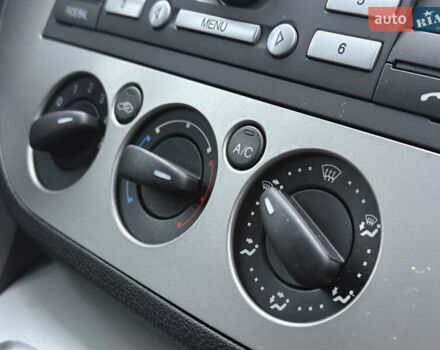 Черный Форд Си-Макс, объемом двигателя 1.6 л и пробегом 234 тыс. км за 5750 $, фото 38 на Automoto.ua