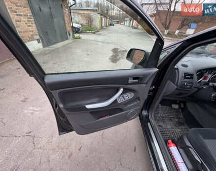 Черный Форд Си-Макс, объемом двигателя 2 л и пробегом 190 тыс. км за 4999 $, фото 8 на Automoto.ua