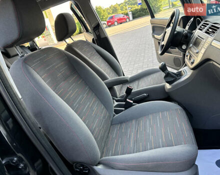 Чорний Форд Сі-Макс, об'ємом двигуна 1.6 л та пробігом 227 тис. км за 6499 $, фото 64 на Automoto.ua