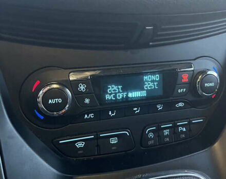 Черный Форд Си-Макс, объемом двигателя 1.6 л и пробегом 400 тыс. км за 7500 $, фото 7 на Automoto.ua