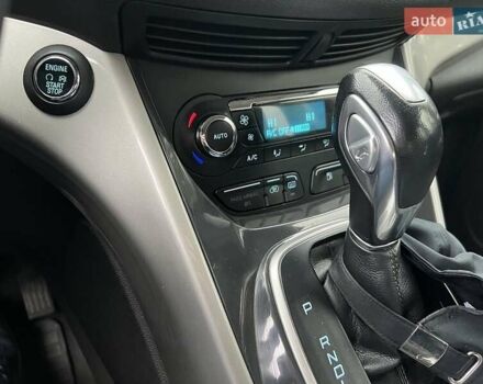 Черный Форд Си-Макс, объемом двигателя 2 л и пробегом 125 тыс. км за 9999 $, фото 8 на Automoto.ua