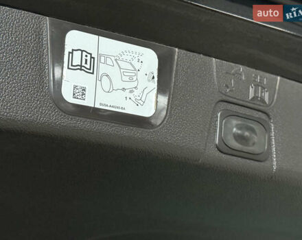 Черный Форд Си-Макс, объемом двигателя 2 л и пробегом 188 тыс. км за 9900 $, фото 26 на Automoto.ua