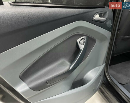 Чорний Форд Сі-Макс, об'ємом двигуна 1.6 л та пробігом 220 тис. км за 8990 $, фото 39 на Automoto.ua