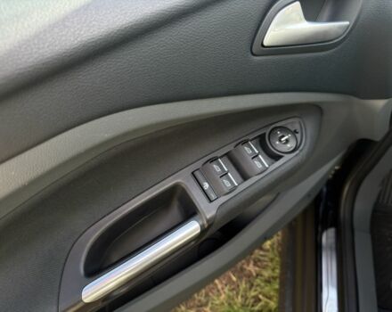 Черный Форд Си-Макс, объемом двигателя 2 л и пробегом 177 тыс. км за 9700 $, фото 9 на Automoto.ua