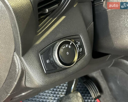 Черный Форд Си-Макс, объемом двигателя 2 л и пробегом 188 тыс. км за 9900 $, фото 21 на Automoto.ua