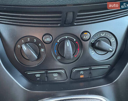 Черный Форд Си-Макс, объемом двигателя 1.6 л и пробегом 232 тыс. км за 8199 $, фото 65 на Automoto.ua