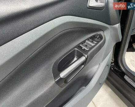 Чорний Форд Сі-Макс, об'ємом двигуна 1.6 л та пробігом 220 тис. км за 8990 $, фото 44 на Automoto.ua