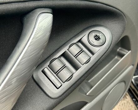 Черный Форд Си-Макс, объемом двигателя 1.8 л и пробегом 253 тыс. км за 5399 $, фото 16 на Automoto.ua